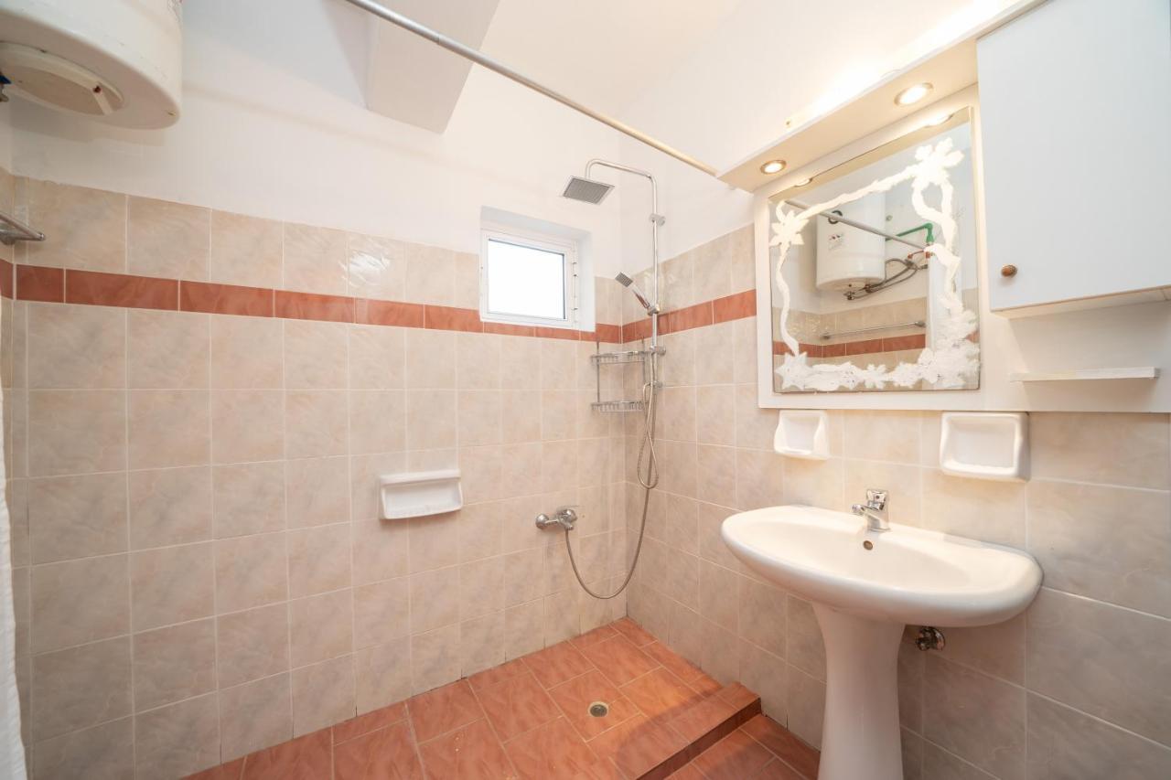 Afroditi Holiday Home - Yellow Apartment Svoronata Dış mekan fotoğraf