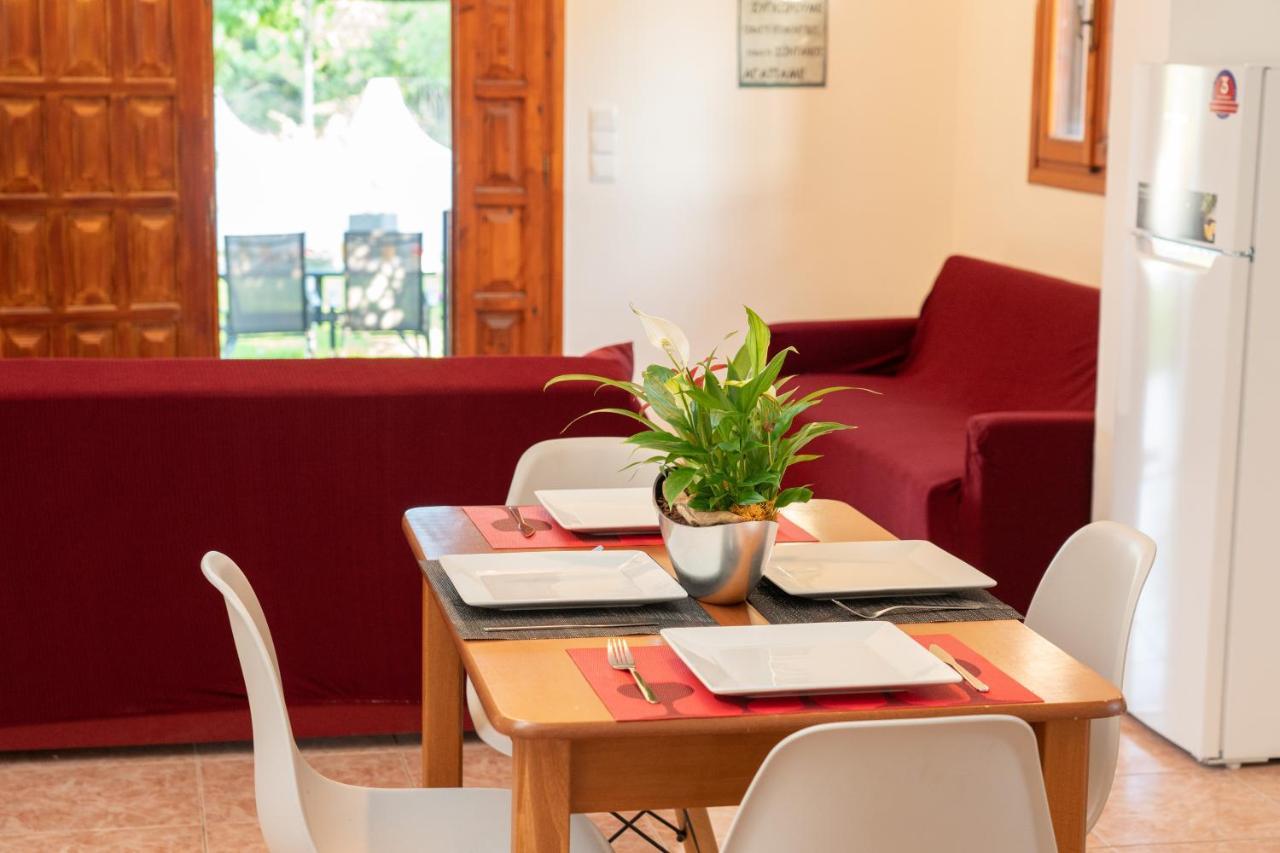 Afroditi Holiday Home - Yellow Apartment Svoronata Dış mekan fotoğraf